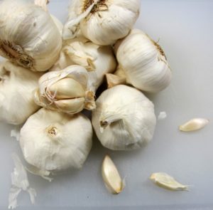 garlic heap