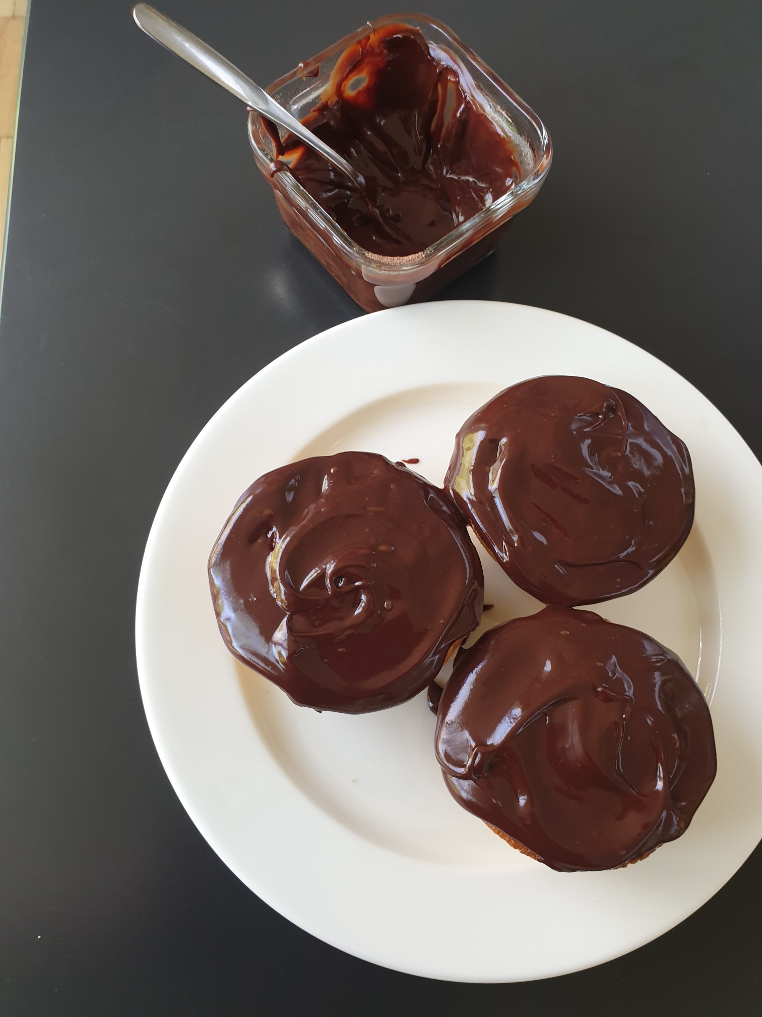 Sponge Cakes topped with chocolate ganache